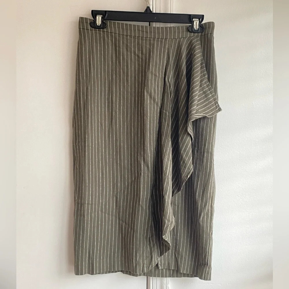 J. Jill Skirt with a draped front linen blend in moss white & green color XS